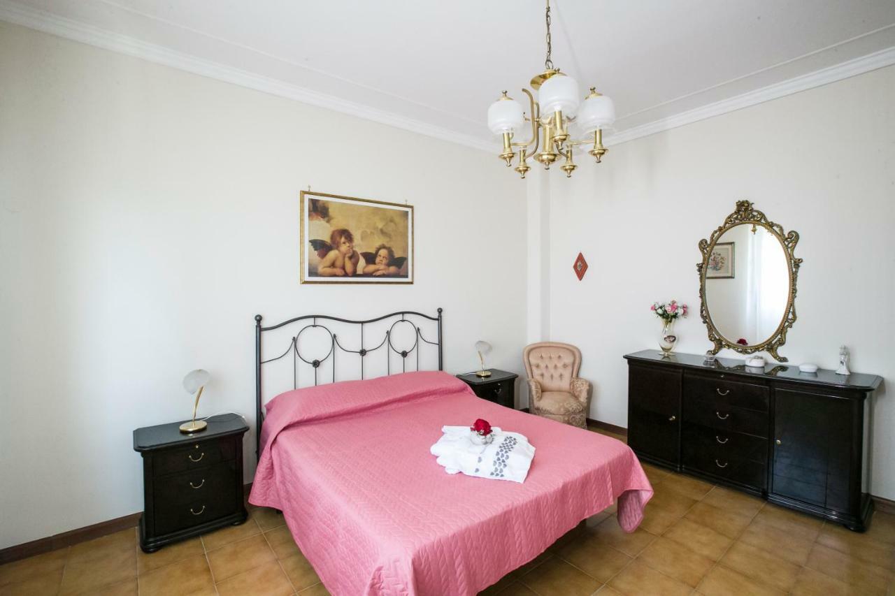 A Casa Di Rossella Apartment Catania Bagian luar foto